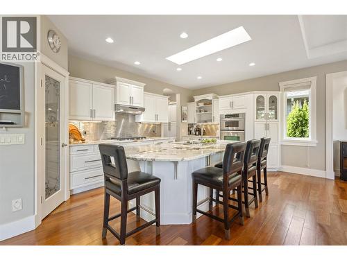 1012 Arbor View Drive, Kelowna, BC - Indoor Photo Showing Kitchen With Upgraded Kitchen