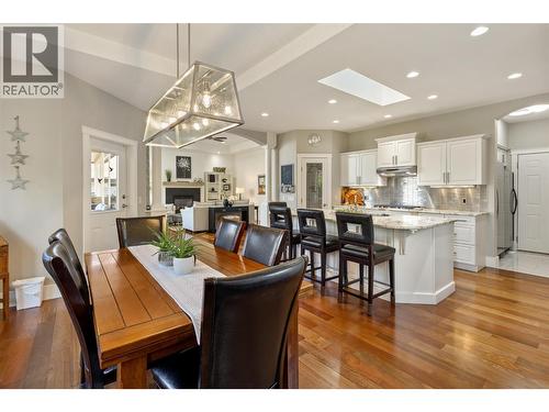 1012 Arbor View Drive, Kelowna, BC - Indoor Photo Showing Dining Room