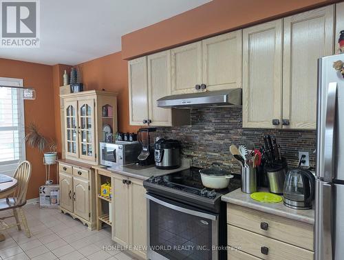 138 - 83 Mondeo Drive, Toronto, ON - Indoor Photo Showing Kitchen