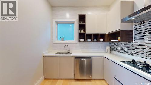407 Kenaschuk Crescent, Saskatoon, SK - Indoor Photo Showing Kitchen