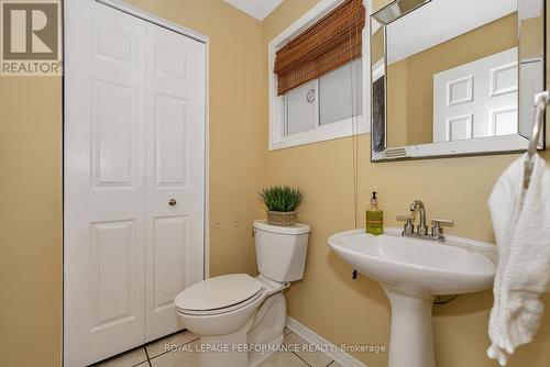 644 Valin Street, Ottawa, ON - Indoor Photo Showing Bathroom