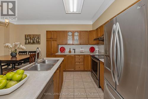 644 Valin Street, Ottawa, ON - Indoor Photo Showing Kitchen With Double Sink