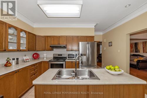 644 Valin Street, Ottawa, ON - Indoor Photo Showing Kitchen With Double Sink