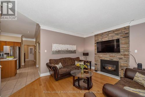 644 Valin Street, Ottawa, ON - Indoor Photo Showing Living Room With Fireplace