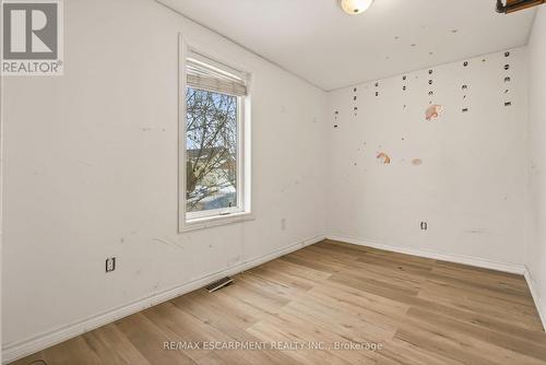 218 East 8Th Street, Hamilton, ON - Indoor Photo Showing Other Room