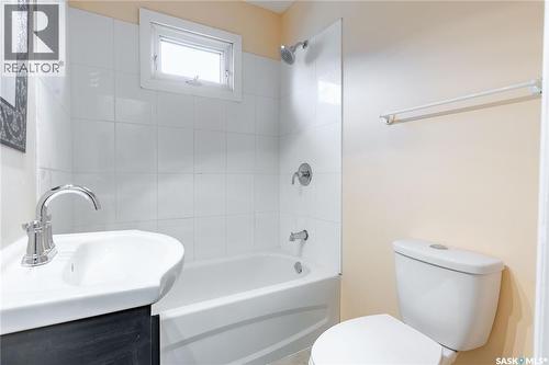 760 Rae Street, Regina, SK - Indoor Photo Showing Bathroom
