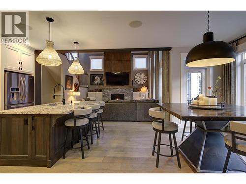 5499 Mountainside Drive, Kelowna, BC - Indoor