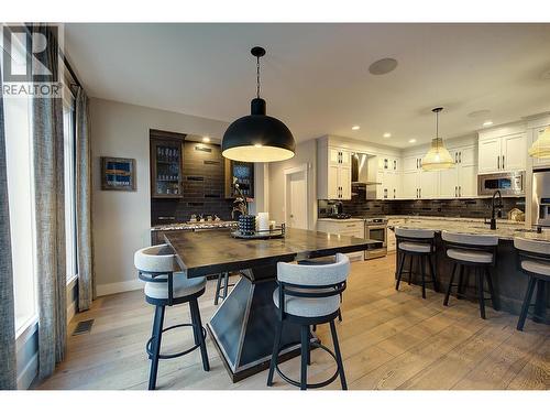 5499 Mountainside Drive, Kelowna, BC - Indoor Photo Showing Dining Room
