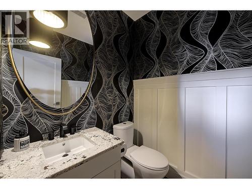 5499 Mountainside Drive, Kelowna, BC - Indoor Photo Showing Bathroom
