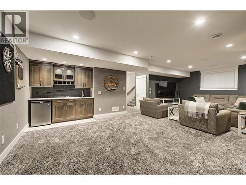 Downstairs recreation room and wet bar - 5499 Mountainside Drive, Kelowna, BC - Indoor