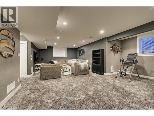 5499 Mountainside Drive, Kelowna, BC - Indoor