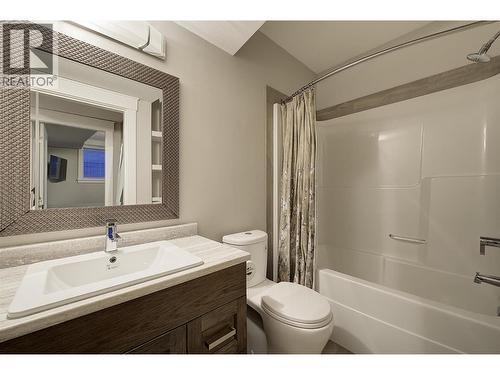Downstairs bathroom - 5499 Mountainside Drive, Kelowna, BC - Indoor Photo Showing Bathroom