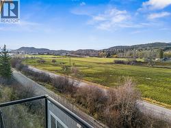 West facing views of agricultural land from patio, perfect for sunsets - 