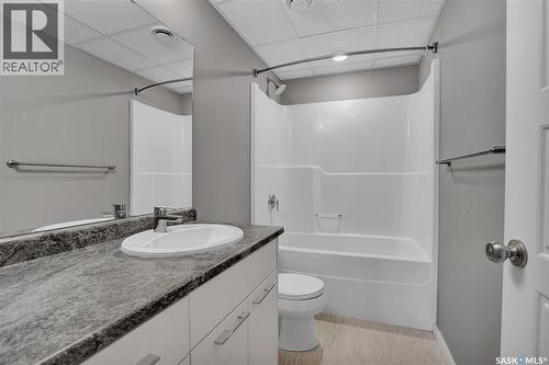 104 Reddekopp Crescent, Warman, SK - Indoor Photo Showing Bathroom
