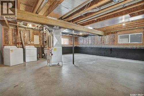 104 Reddekopp Crescent, Warman, SK - Indoor Photo Showing Laundry Room