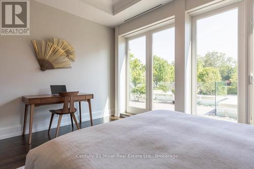 26 - 10 Maple Grove Drive, Oakville (Mo Morrison), ON - Indoor Photo Showing Bedroom