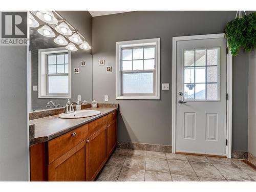 108 Red Rock Crescent, Enderby, BC - Indoor Photo Showing Bathroom