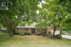 60 SUNSET AVENUE  Warwick (Watford), ON N0M 2S0