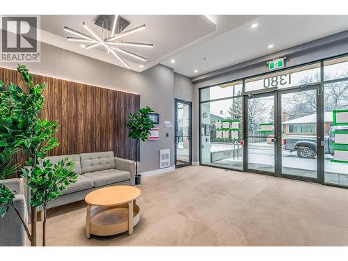 1381 Belaire Avenue, Kelowna, BC - Indoor Photo Showing Other Room