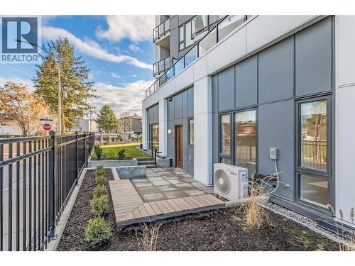 1381 Belaire Avenue, Kelowna, BC - Outdoor With Exterior