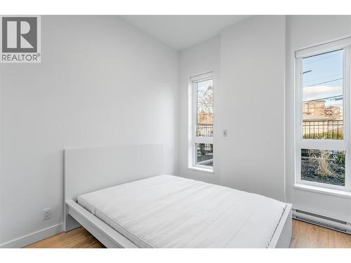 1381 Belaire Avenue, Kelowna, BC - Indoor Photo Showing Bedroom
