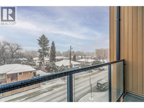 1380 Pridham Avenue Unit# 305, Kelowna, BC - Outdoor