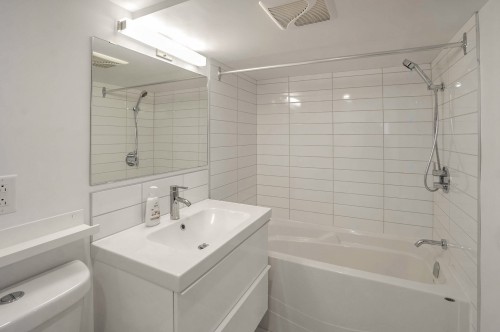 Salle de bains - 5023 Rue Fabre, Montréal (Le Plateau-Mont-Royal), QC - Indoor Photo Showing Bathroom