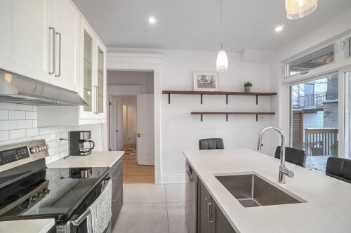 Cuisine - 5023 Rue Fabre, Montréal (Le Plateau-Mont-Royal), QC - Indoor Photo Showing Kitchen With Upgraded Kitchen