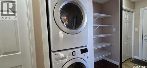 2523 Broderick Road, Regina, SK - Indoor Photo Showing Laundry Room