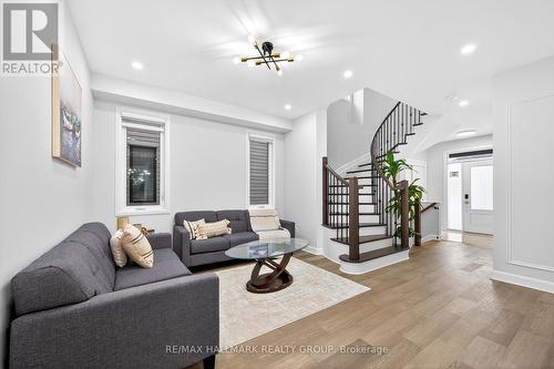 232 Aquarium Avenue, Ottawa, ON - Indoor Photo Showing Living Room