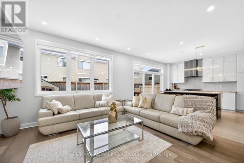 232 Aquarium Avenue, Ottawa, ON - Indoor Photo Showing Living Room
