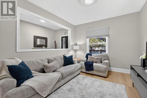 56 Francis Street, Hamilton, ON - Indoor Photo Showing Living Room
