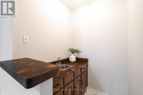 2093 The Chase, Mississauga, ON - Indoor