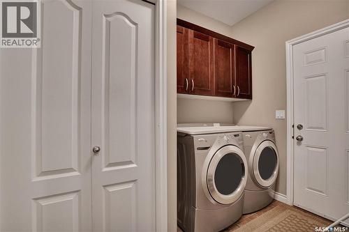 1510 Shepherds Crescent, Saskatoon, SK - Indoor Photo Showing Laundry Room