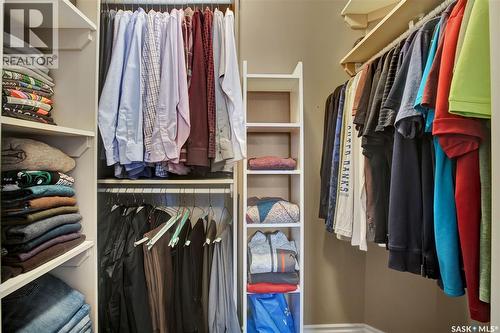 1510 Shepherds Crescent, Saskatoon, SK - Indoor With Storage