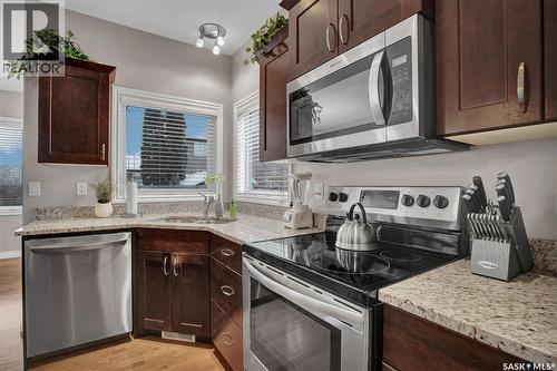 1510 Shepherds Crescent, Saskatoon, SK - Indoor Photo Showing Kitchen