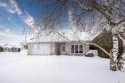94 Rue Hébert  Napierville, QC J0J 1L0