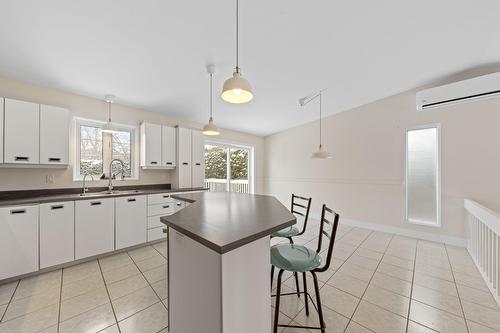 Cuisine - 94 Rue Hébert, Napierville, QC - Indoor Photo Showing Kitchen With Double Sink