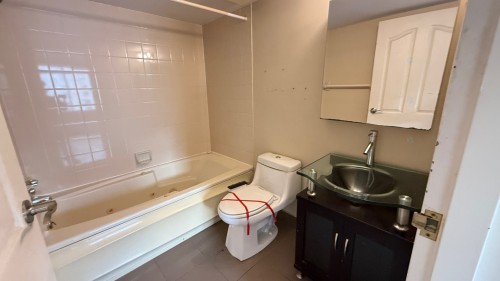 Ensuite bathroom - 1003-11115 Boul. Cavendish, Montréal (Saint-Laurent), QC - Indoor Photo Showing Bathroom