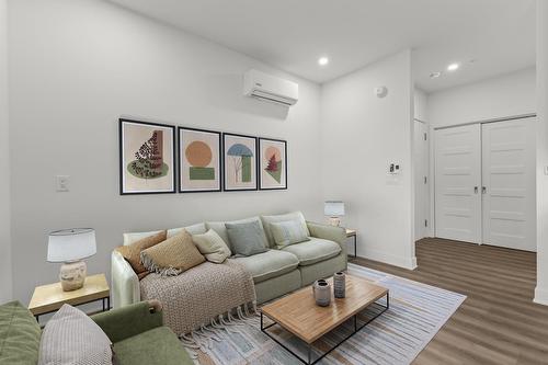 208-3328 Rue Masson  Montréal (Rosemont/La Petite-Patrie), QC H1X 1R4