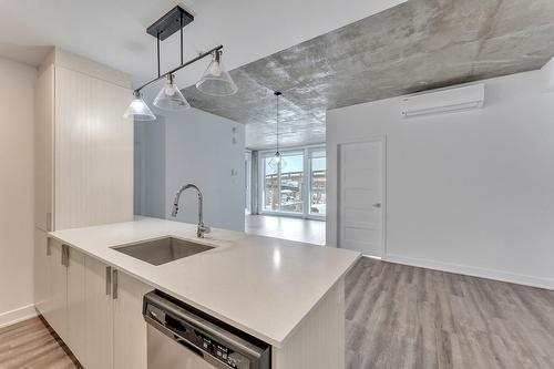 Cuisine - 312-1295 Rue Des Carrières, Montréal (Rosemont/La Petite-Patrie), QC - Indoor Photo Showing Kitchen