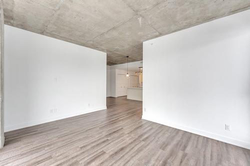 Salon - 312-1295 Rue Des Carrières, Montréal (Rosemont/La Petite-Patrie), QC - Indoor Photo Showing Other Room