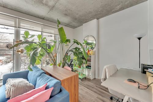 Salon - 313-1295 Rue Des Carrières, Montréal (Rosemont/La Petite-Patrie), QC - Indoor