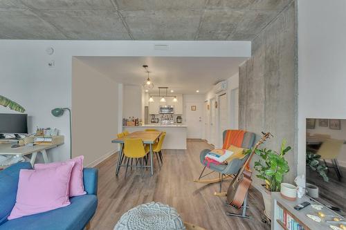 Salon - 313-1295 Rue Des Carrières, Montréal (Rosemont/La Petite-Patrie), QC - Indoor