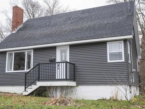 12 Lynch, Sydney River, NS 