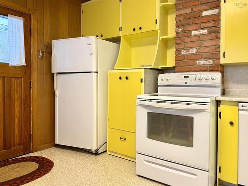 27 Beacon Street, Amherst, NS 