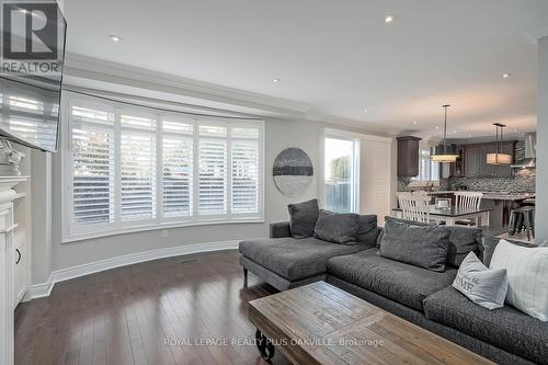 3339 Skipton Lane, Oakville, ON - Indoor Photo Showing Living Room