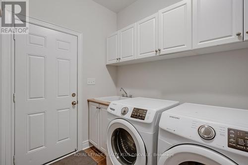 3339 Skipton Lane, Oakville, ON - Indoor Photo Showing Laundry Room