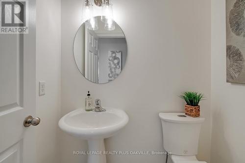 3339 Skipton Lane, Oakville, ON - Indoor Photo Showing Bathroom