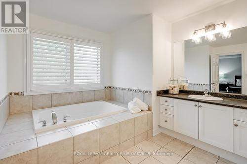 3339 Skipton Lane, Oakville, ON - Indoor Photo Showing Bathroom